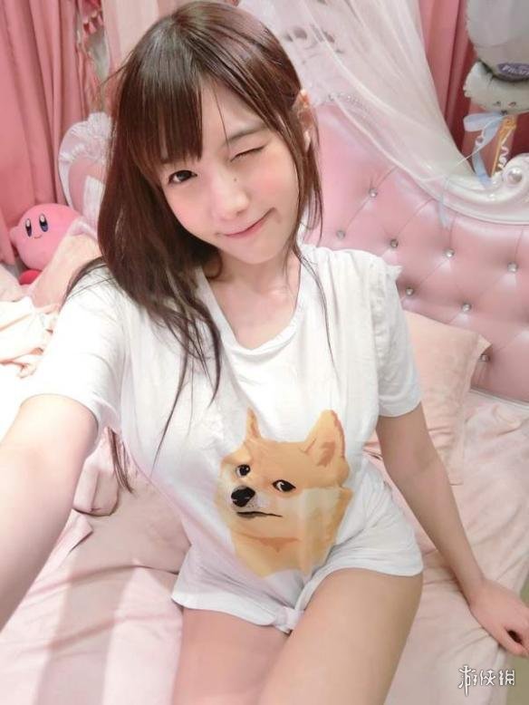 泰国网红＂棒糖妹＂最新福利美照 大胸肌要包不住了！