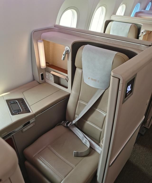  「公司」无奈重新安排行程，却意外打卡东航云南公司的第一架789，值了！