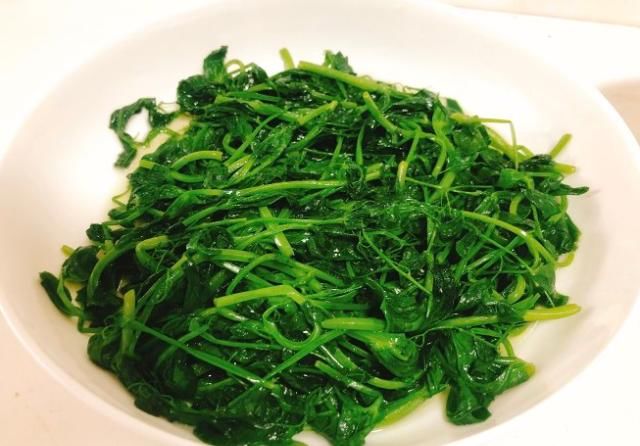 「白嫩」这菜不吃,再等一年,隔夜排臭便,嘴巴不臭了,多吃不长肉,美白嫩肤