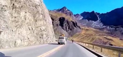 世界上有一条危险的公路，平均每年有300人丧命，旁边就是悬崖