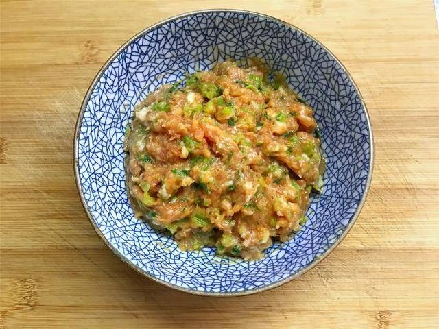  『倒入切碎』4位总厨的15款秘制馅料，别管饺子包子馄饨，个个鲜嫩多汁又好吃