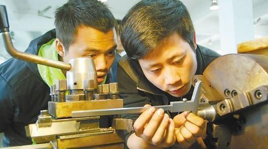 『需求量』最吃香的6个大学专业:第一个人才缺口大,企业争着要!