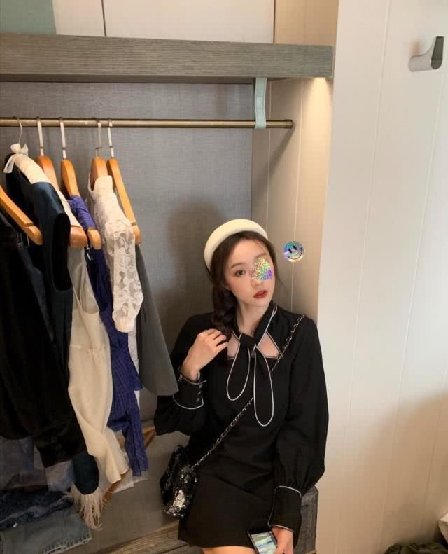  连衣裙@喜欢穿裙子的小姐姐，十套今年流行的裙装搭配，时尚减龄又洋气