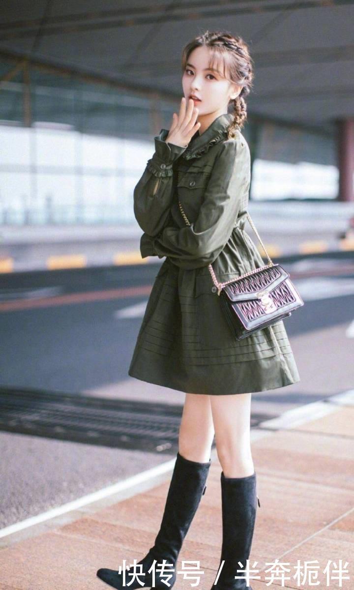  [少女感十足]小时候爱的娃娃领变成潮流神器，春天穿起来超减龄，少女范十足