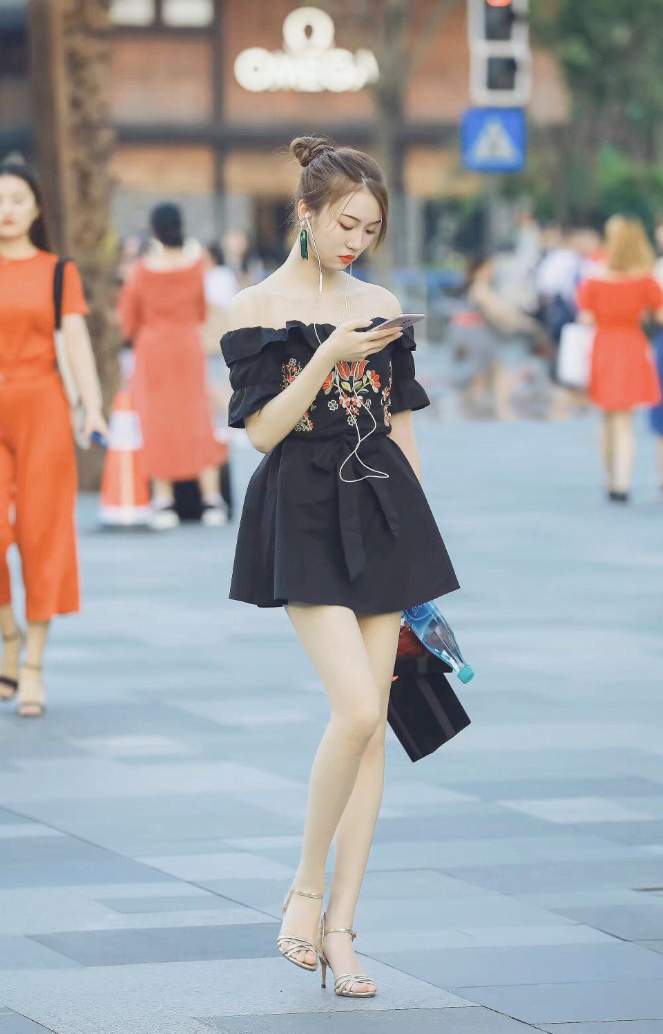 极品街拍 | 凉高长腿白嫩颜值给力