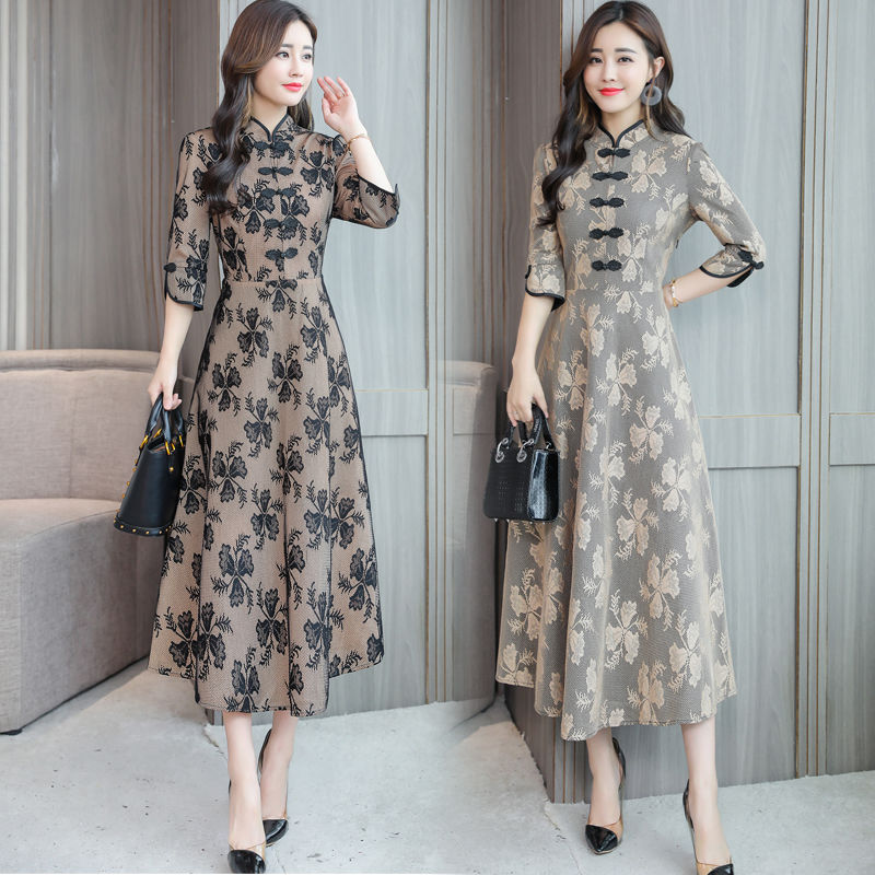 有一种美叫“旗袍”，立秋已到，42岁老婆穿旗袍，简直美若天仙