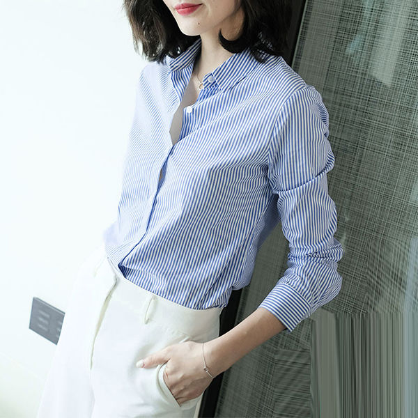 女人太丰满穿不出蜂腰细腿?瞧瞧穿这样的女人，优雅动人忒性感