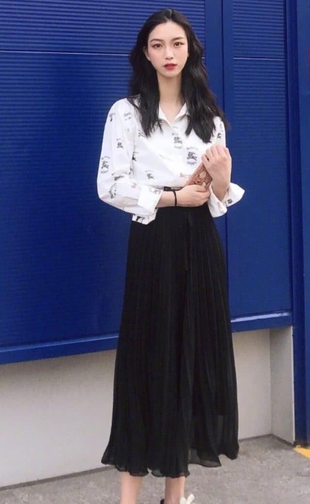  「初恋感」能让女生变精致的单品：“初恋裙”，只要搭配的好，分分钟美到炸