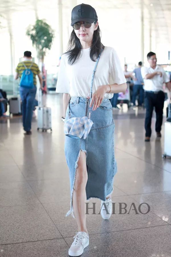 好看| 各种场合都能Hold住的“Tee+过膝裙”，包你时髦一整夏!