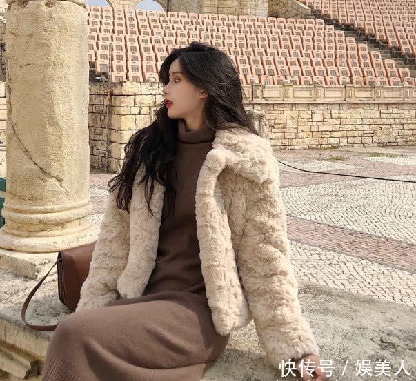 自由■优雅时尚的街拍:洒脱自由的美女,你喜欢那种类型呢?