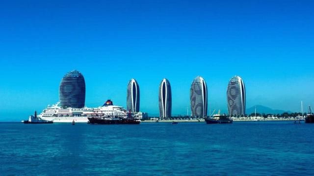 我国依靠旅游而崛起的城市,被网友戏称没有游客就“活不了”