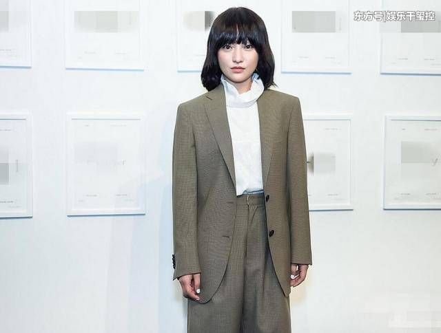 42岁周迅自从结婚后，变了一张脸，网友:到底经历了什么?