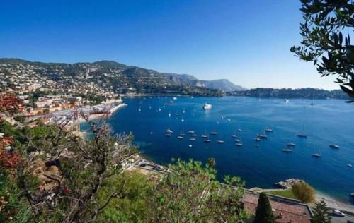 世界第一富的国家，迪拜都甘拜下风，旅游发达一瓶矿泉水90元