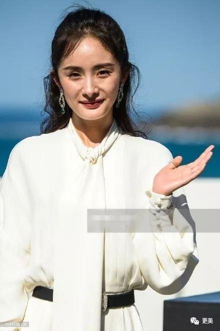 唐嫣短发老10岁,娜扎被夸仙女,热巴好惨