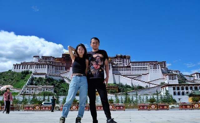 环游中国需要多少钱?开摩托车环游中国的小情侣来回答你