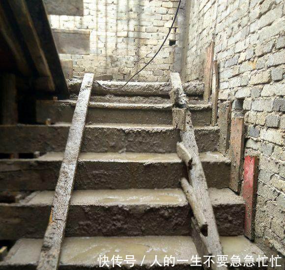 乡村大哥仅仅花了20万，就建了精美的别墅，乡亲们却很妒忌呀！