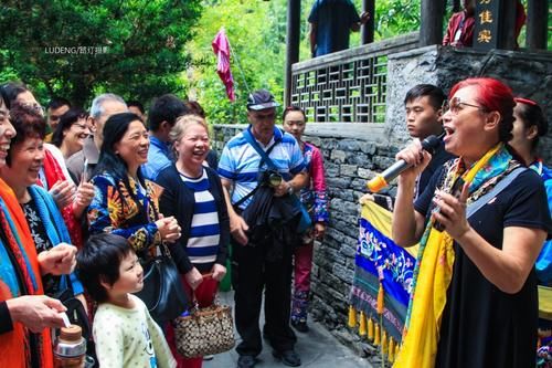 「苗族」中国保存最完好的苗寨,藏在峡谷仙境之中,是湘西最美的风景