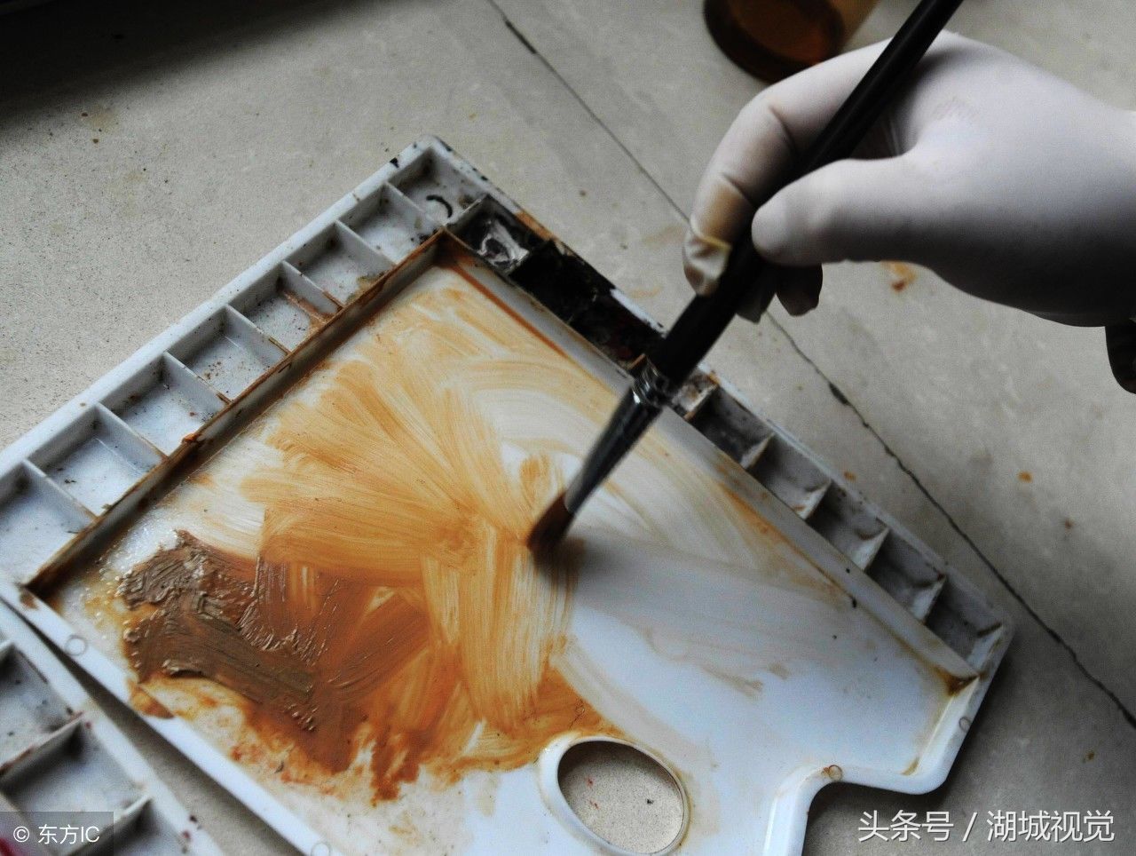 男子在殡仪馆工作15年，每天为十几位逝者化妆，从不敷衍了事