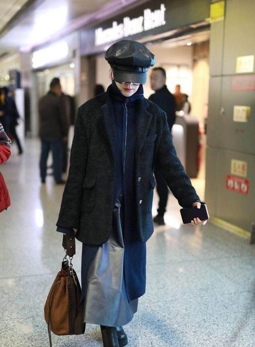  正式场合■外套在精不在多，有这件“小西装”就够了，复古又时髦明星都跟风