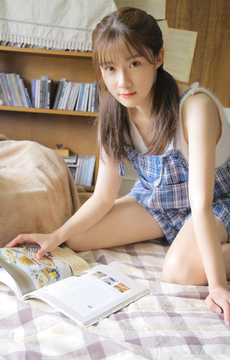 性感白嫩美少女美腿诱惑私房图片