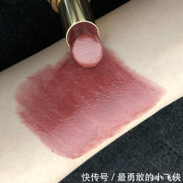  「唇膏」美妆论坛讨论度最高的6支焦糖色唇膏！一搽皮肤立白，黄皮人必收
