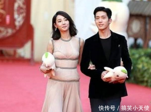 这种裙子也就白百何敢穿，微风吹过吸睛率爆棚，太抢镜了！