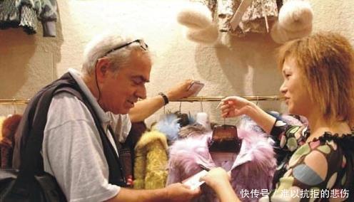  『随便』买衣服时，别再对导购员说“随便看看”了，容易被宰白花钱
