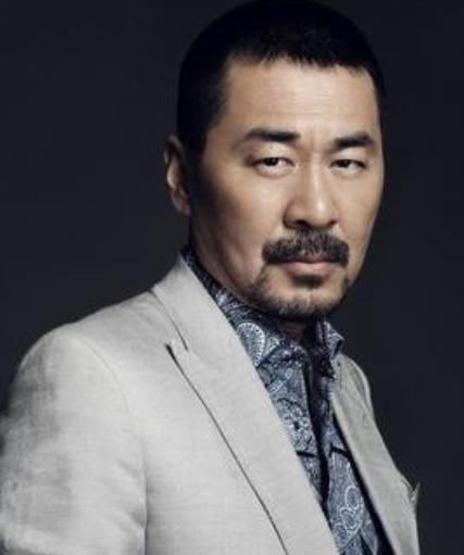  #吴奇隆#娱乐圈“本以为是长辈，其实是同岁”，忍得了吴奇隆，忍不了最后一对