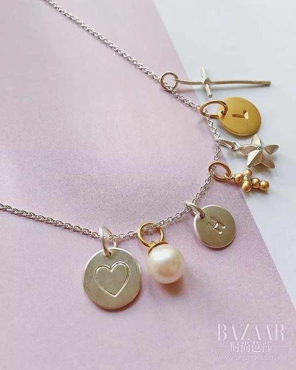 好闺蜜的钱币项链爆红 我也默默加进了购物车里！