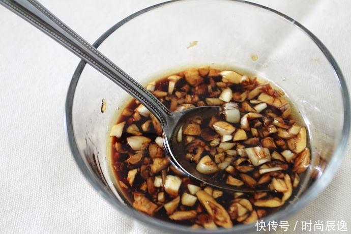 菜地里不值钱的它，睡前配大蒜洗脸，三月过去，脸上斑点全不见