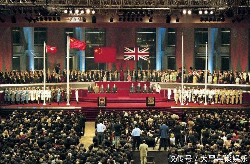  内地游客：香港澳门已回归20年，为啥至今内地游客去旅游，还要