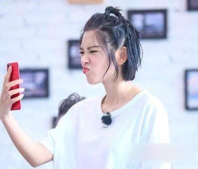 变身酷女孩就梳小脏辫发型！