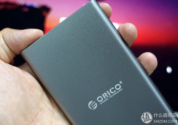 小身材有大智慧，奥睿科萤火虫移动电源评测