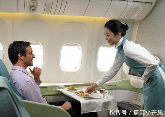 为什么空姐总是穿丝袜? 真相令人心酸