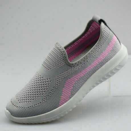 6070后笑了!让人爱不释手的女鞋出新款了，柔软百搭不累脚