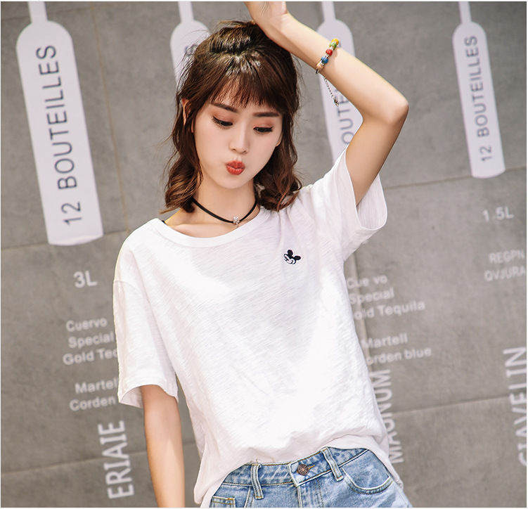 T恤这样穿的都是女神,清新有气质,你是下面哪一款呢