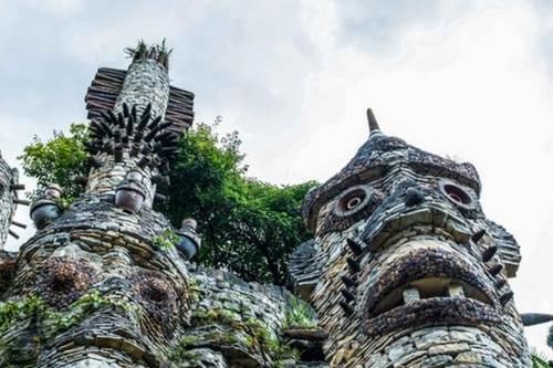 中国这个奇幻景点，79岁老人花费20年建造一景区，现成知名旅游地