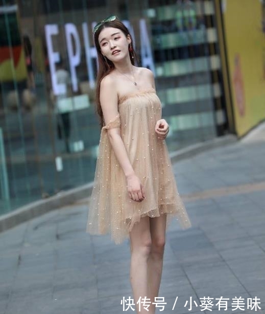  [女人]老六街拍集：30岁女人穿上高跟鞋，时髦有态度，穿出气质美