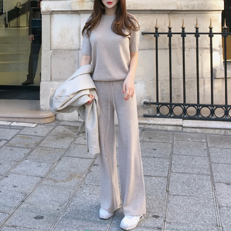 150斤的表姐真会打扮，阔腿裤套装加跟鞋，瞬间迷倒一片