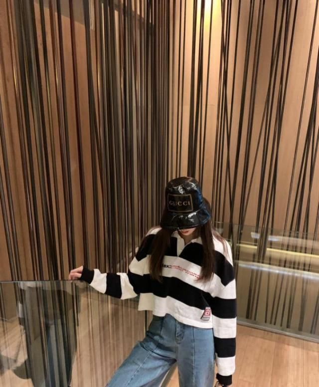  「剪裁手法」“叠穿”已经过时，“日系极简风”越来越火，10组穿搭让你美一季