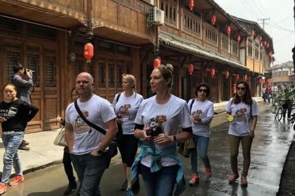 中国究竟有多么安全？外国人表示，晚上都敢一个人出门了！