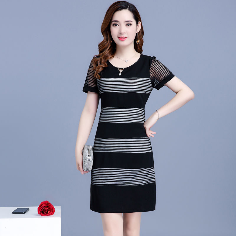 迷人身材穿出来，雪纺连衣裙，独特的风情，丰满女人穿上超亮眼