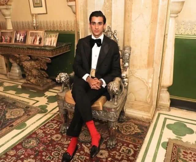 王子身价7亿，21岁有颜有才，请你住进他的皇宫，一晚 8000 美金