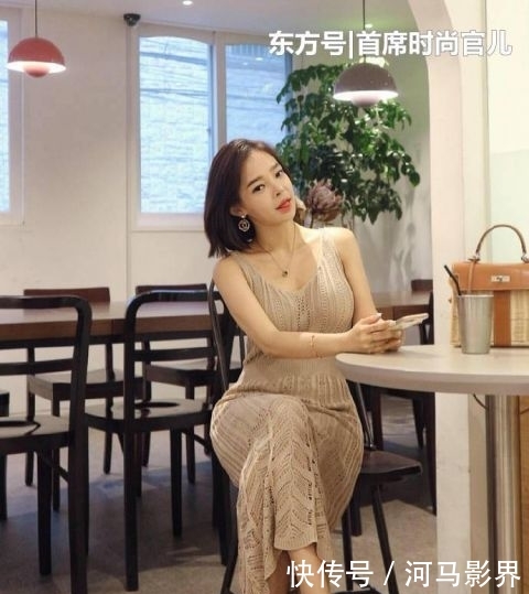  #感觉#街拍：潮流十足的小姐姐，穿搭打底裤，彰显时尚魅力！
