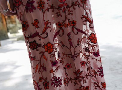 现在女人真大胆，去海边这样穿，速干可下水，超吸睛