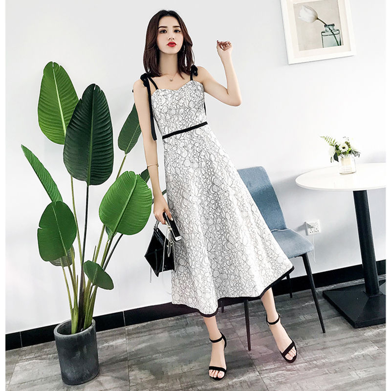 穿上这样的长裙，性感充满魅力，这几款让你成为时尚的女人