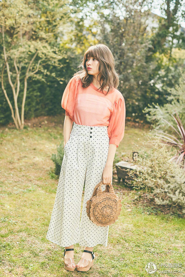 热到怀疑人生，穿什么首选这几款清凉材质