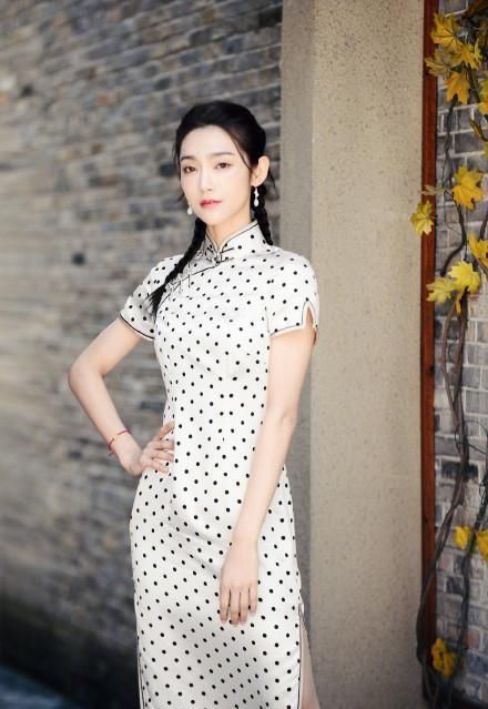  【适合】20岁少女不适合穿旗袍？掌握这些穿搭法，美得惊艳时光！