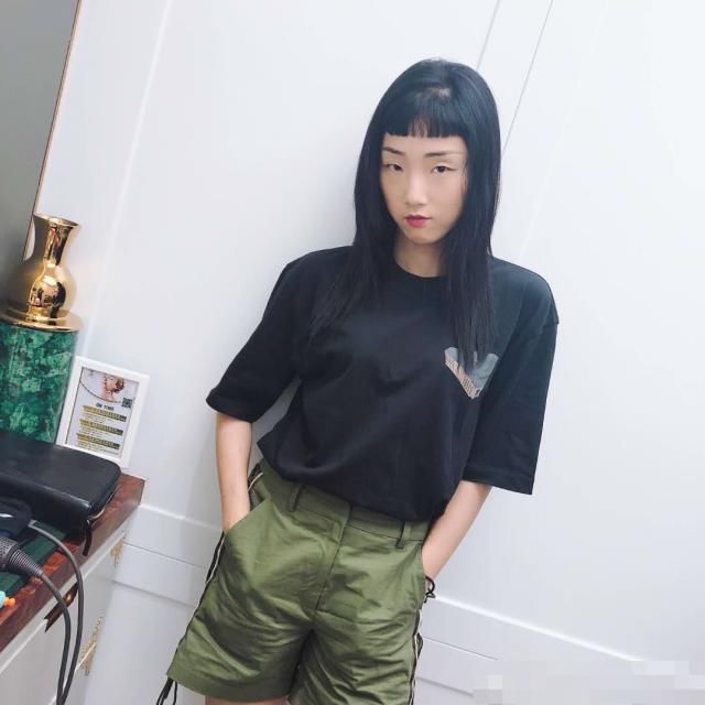 Yamy换发型了，眉上刘海被吐槽，和徐梦洁同框对比很明显