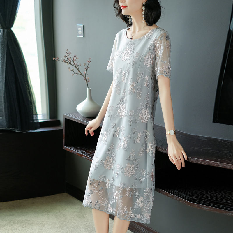 人美，不用刻意打扮，多穿这些秋款优雅雪纺连衣裙，上身大方舒适